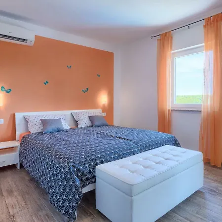 Jasmin Villa Raša