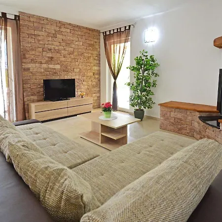 Jasmin Villa Raša